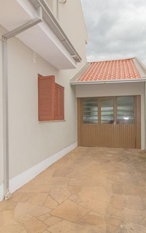 Casa à venda com 200m², 3 quartos e 3 vagas Casa à venda com 200m², 3 quartos e 3 vagasGaragem