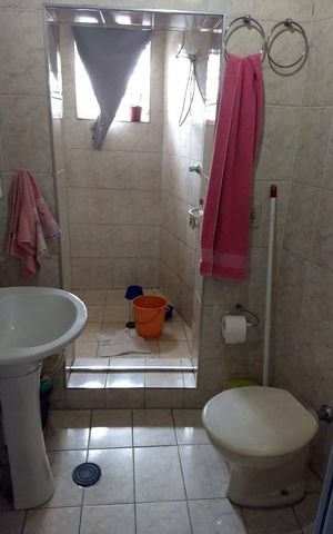 Casa à venda com 128m², 3 quartos e 1 vaga Casa à venda com 128m², 3 quartos e 1 vagaBanheiro