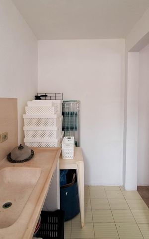 Casa à venda com 560m², 5 quartos e 3 vagas Casa à venda com 560m², 5 quartos e 3 vagasAnexo
