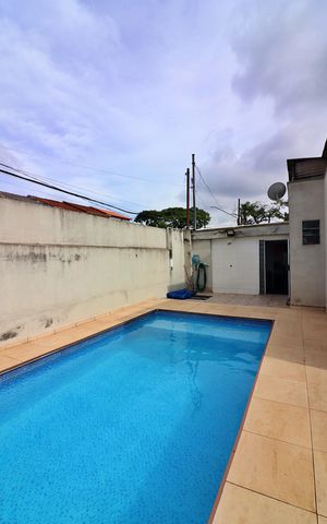 Casa para alugar com 360m², 3 quartos e 4 vagasPiscina