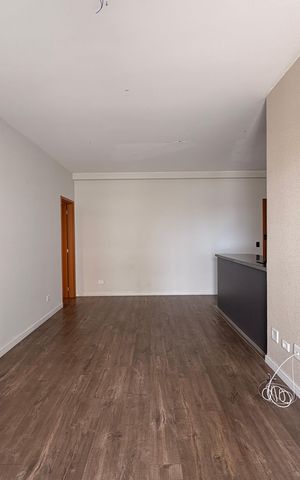 Apartamento à venda com 80m², 2 quartos e 2 vagas Apartamento à venda com 80m², 2 quartos e 2 vagasSala