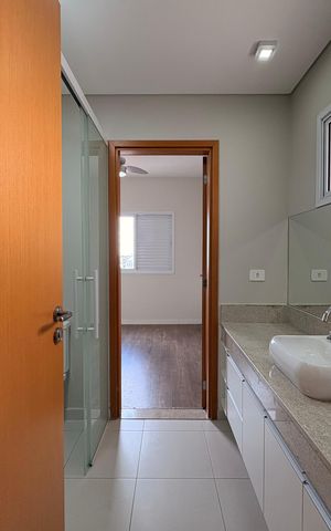 Apartamento à venda com 80m², 2 quartos e 2 vagas Apartamento à venda com 80m², 2 quartos e 2 vagasBanheiro da suíte 2