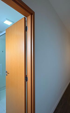Apartamento à venda com 80m², 2 quartos e 2 vagas Apartamento à venda com 80m², 2 quartos e 2 vagascorredor acesso a suite