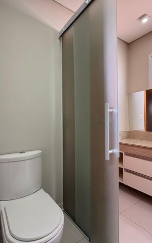 Apartamento à venda com 80m², 2 quartos e 2 vagas Apartamento à venda com 80m², 2 quartos e 2 vagasBanheiro da suíte 1
