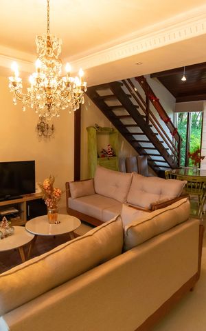 Casa de condomínio à venda com 380m², 3 quartos e 4 vagas Casa de condomínio à venda com 380m², 3 quartos e 4 vagasSala