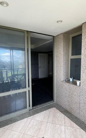 Apartamento para alugar com 320m², 4 quartos e 5 vagas Apartamento para alugar com 320m², 4 quartos e 5 vagassacada