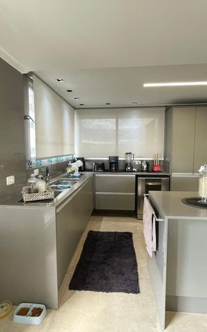 Apartamento para alugar com 320m², 4 quartos e 5 vagas Apartamento para alugar com 320m², 4 quartos e 5 vagasCozinha