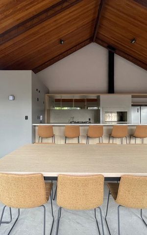 Apartamento para alugar com 320m², 4 quartos e 5 vagas Apartamento para alugar com 320m², 4 quartos e 5 vagasÁrea comum - Salão de festas