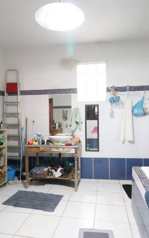 Casa à venda com 365m², 2 quartos e 3 vagasBanheiro da Suíte