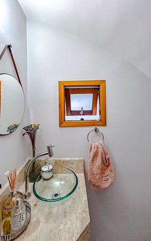 Casa à venda com 380m², 3 quartos e 5 vagasLavabo