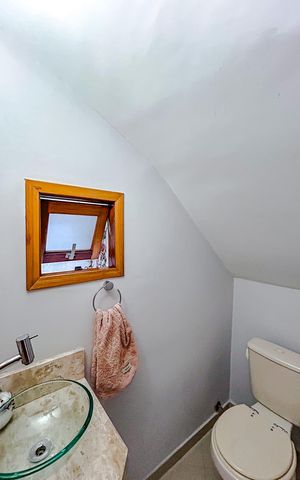 Casa à venda com 380m², 3 quartos e 5 vagasLavabo