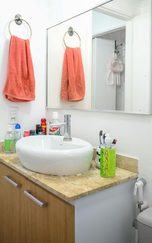 Apartamento à venda com 49m², 2 quartos e 1 vaga Apartamento à venda com 49m², 2 quartos e 1 vagaBanheiro