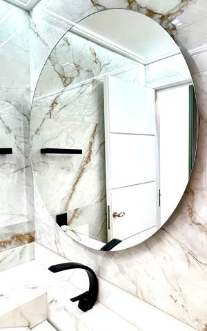 Apartamento à venda com 90m², 2 quartos e 2 vagas Apartamento à venda com 90m², 2 quartos e 2 vagasBanheiro da Suíte