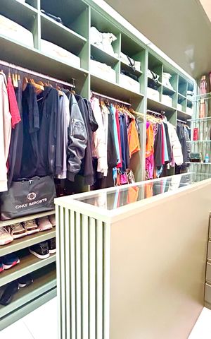 Apartamento à venda com 90m², 2 quartos e 2 vagas Apartamento à venda com 90m², 2 quartos e 2 vagasQuarto Suíte