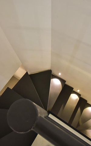 Apartamento à venda com 80m², 1 quarto e 1 vagaEscada