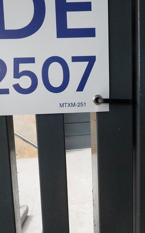 Casa à venda com 225m², 3 quartos e 2 vagas Casa à venda com 225m², 3 quartos e 2 vagasCódigo