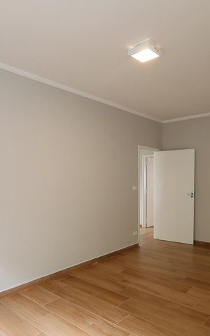 Casa à venda com 225m², 3 quartos e 2 vagas Casa à venda com 225m², 3 quartos e 2 vagasQuarto 3