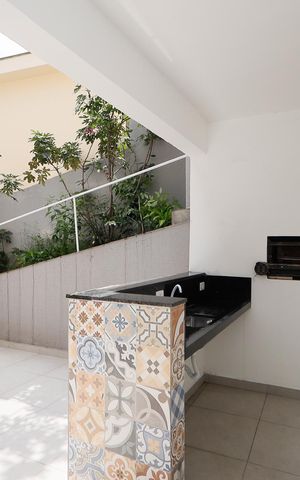 Casa à venda com 225m², 3 quartos e 2 vagas Casa à venda com 225m², 3 quartos e 2 vagasChurrasqueira