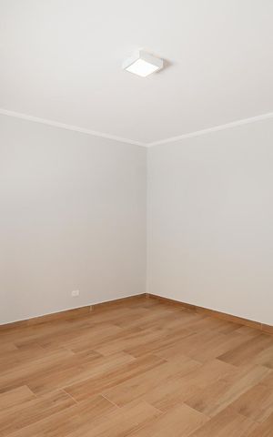 Casa à venda com 225m², 3 quartos e 2 vagas Casa à venda com 225m², 3 quartos e 2 vagasSuíte