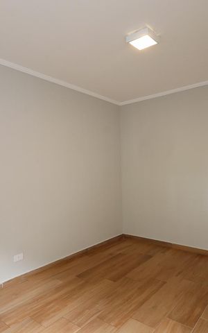 Casa à venda com 225m², 3 quartos e 2 vagas Casa à venda com 225m², 3 quartos e 2 vagasQuarto 2