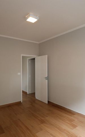 Casa à venda com 225m², 3 quartos e 2 vagas Casa à venda com 225m², 3 quartos e 2 vagasQuarto 2
