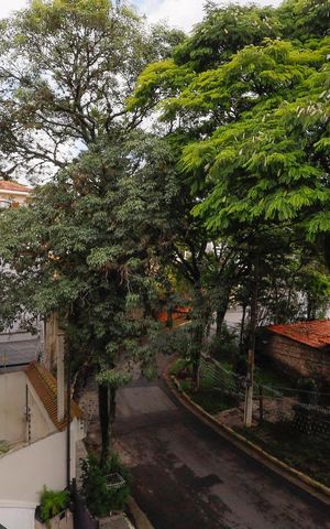 Casa à venda com 225m², 3 quartos e 2 vagas Casa à venda com 225m², 3 quartos e 2 vagasVista