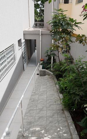 Casa à venda com 225m², 3 quartos e 2 vagas Casa à venda com 225m², 3 quartos e 2 vagasQuintal