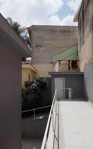 Casa à venda com 225m², 3 quartos e 2 vagas Casa à venda com 225m², 3 quartos e 2 vagasQuintal
