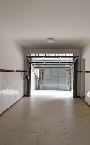 Casa à venda com 225m², 3 quartos e 2 vagas Casa à venda com 225m², 3 quartos e 2 vagasGaraegm