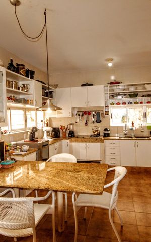 Casa de condomínio à venda com 315m², 5 quartos e 4 vagasCozinha