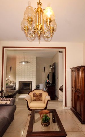 Casa de condomínio à venda com 315m², 5 quartos e 4 vagassala