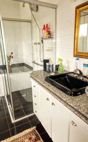 Casa de condomínio à venda com 315m², 5 quartos e 4 vagasbanheiro 3