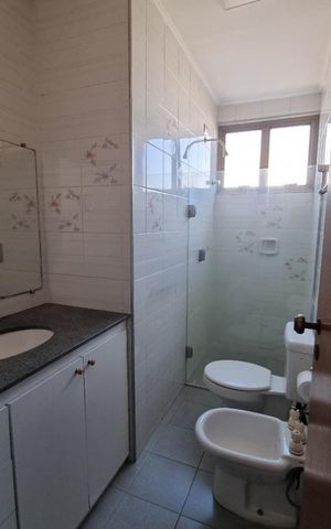 Apartamento à venda com 122m², 4 quartos e 2 vagas Apartamento à venda com 122m², 4 quartos e 2 vagasBanheiro