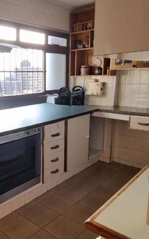 Apartamento à venda com 122m², 4 quartos e 2 vagas Apartamento à venda com 122m², 4 quartos e 2 vagasCozinha