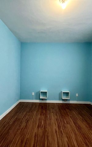 Casa à venda com 250m², 3 quartos e 2 vagas Casa à venda com 250m², 3 quartos e 2 vagasQuarto 2