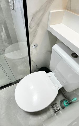 Apartamento à venda com 80m², 2 quartos e 2 vagas Apartamento à venda com 80m², 2 quartos e 2 vagasBanheiro da Suíte 2