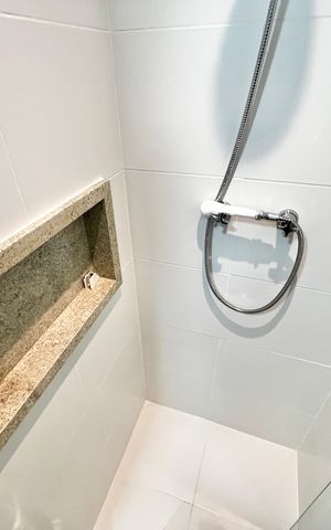 Apartamento à venda com 80m², 2 quartos e 2 vagas Apartamento à venda com 80m², 2 quartos e 2 vagasBanheiro da Suíte 1