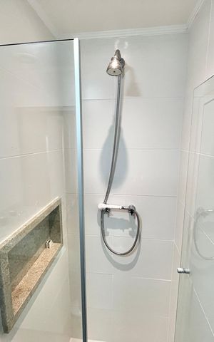 Apartamento à venda com 80m², 2 quartos e 2 vagas Apartamento à venda com 80m², 2 quartos e 2 vagasBanheiro da Suíte 1