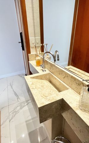Apartamento à venda com 80m², 2 quartos e 2 vagas Apartamento à venda com 80m², 2 quartos e 2 vagasLavabo