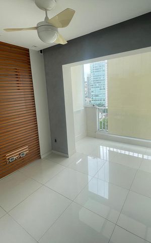 Apartamento à venda com 200m², 3 quartos e 3 vagas Apartamento à venda com 200m², 3 quartos e 3 vagasCobertura