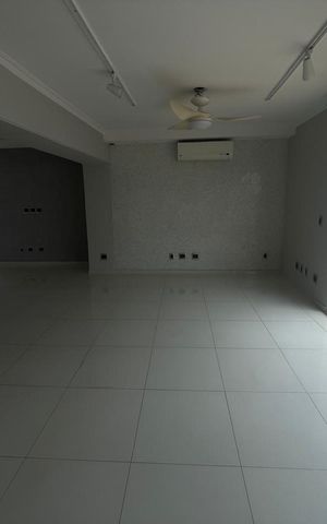 Apartamento à venda com 200m², 3 quartos e 3 vagas Apartamento à venda com 200m², 3 quartos e 3 vagasCobertura
