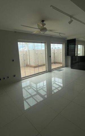 Apartamento à venda com 200m², 3 quartos e 3 vagas Apartamento à venda com 200m², 3 quartos e 3 vagasCobertura