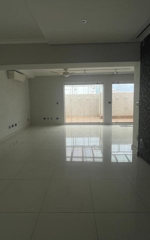 Apartamento à venda com 200m², 3 quartos e 3 vagas Apartamento à venda com 200m², 3 quartos e 3 vagasCobertura