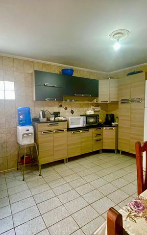 Casa à venda com 160m², 2 quartos e sem vaga Casa à venda com 160m², 2 quartos e sem vagaCozinha