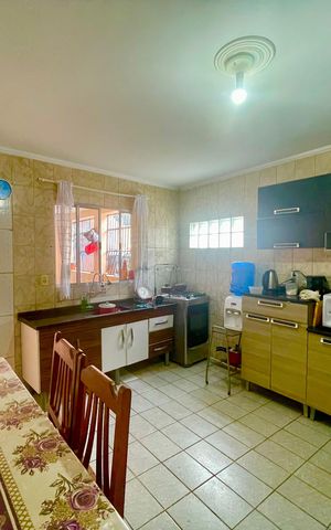 Casa à venda com 160m², 2 quartos e sem vaga Casa à venda com 160m², 2 quartos e sem vagaCozinha