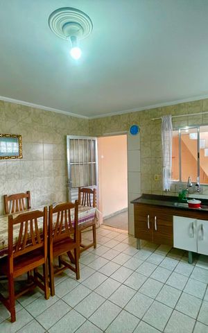 Casa à venda com 160m², 2 quartos e sem vaga Casa à venda com 160m², 2 quartos e sem vagaCozinha