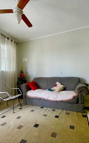 Casa à venda com 160m², 2 quartos e sem vaga Casa à venda com 160m², 2 quartos e sem vagaSala