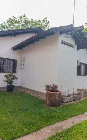 Casa à venda com 1874m², 4 quartos e 4 vagas Casa à venda com 1874m², 4 quartos e 4 vagasÁrea Externa