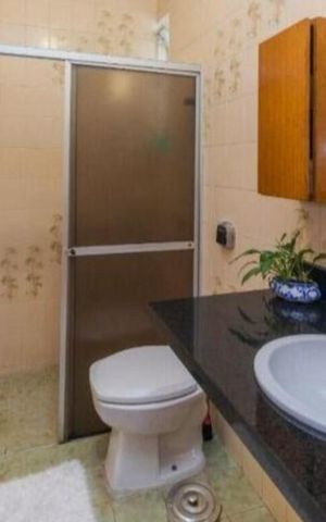 Casa à venda com 1874m², 4 quartos e 4 vagas Casa à venda com 1874m², 4 quartos e 4 vagasBanheiro 1