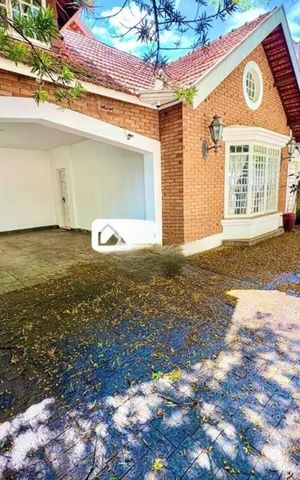 Casa à venda com 293m², 3 quartos e 4 vagas Casa à venda com 293m², 3 quartos e 4 vagasFoto 01